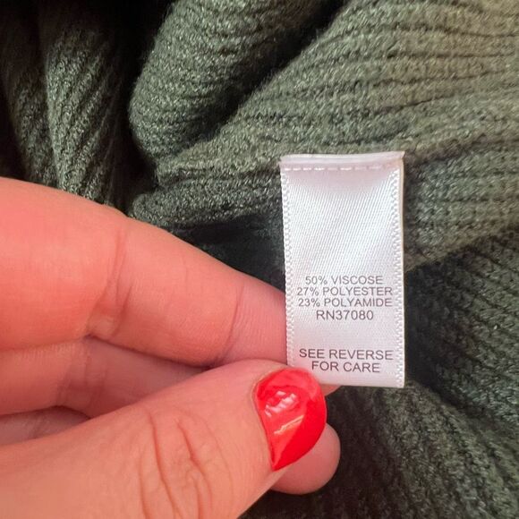 Versona NWT Green Collared Long Sleeve Knitted Sweater Dress Size Medium - Picture 8 of 11